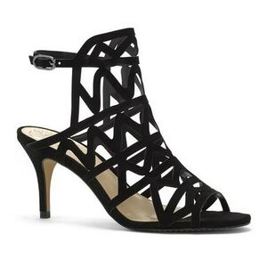New in box Vince Camuto prisintha black true suede strappy sandal